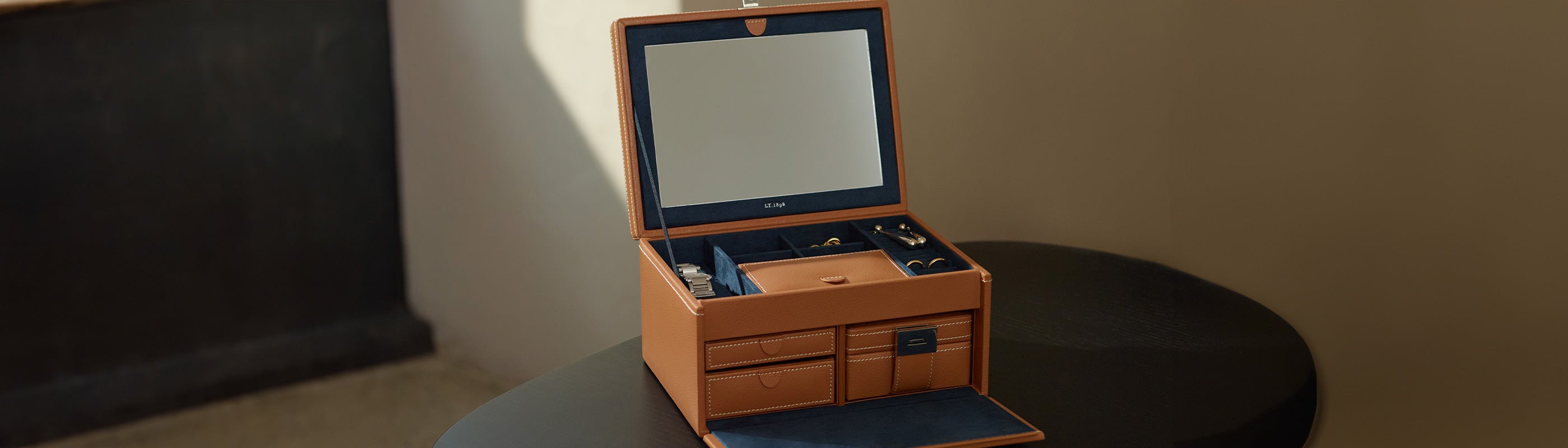 Boite à bijoux et coffret à montres