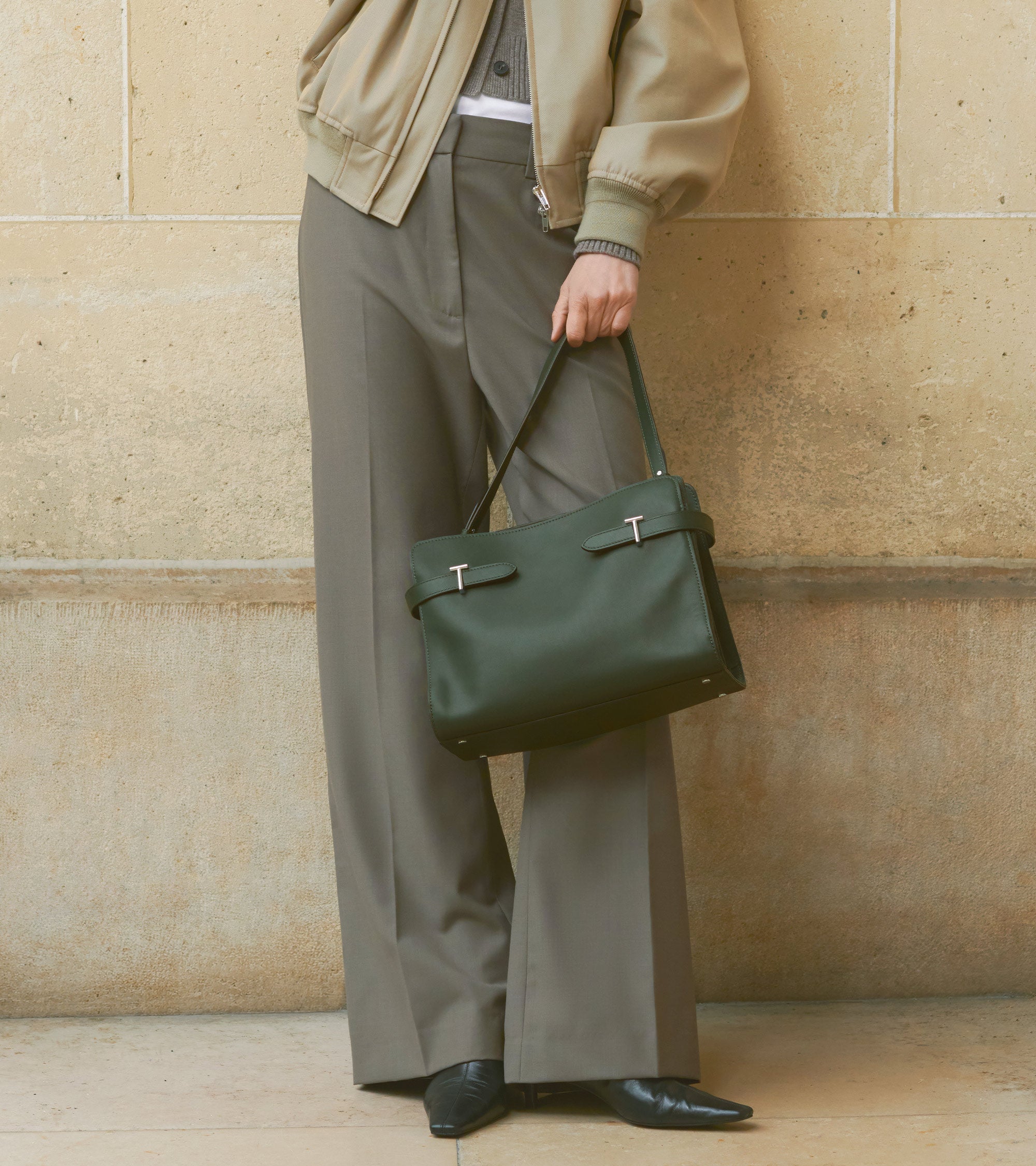 Sac porté épaule grand modèle Emie en cuir lisse et refente de velours