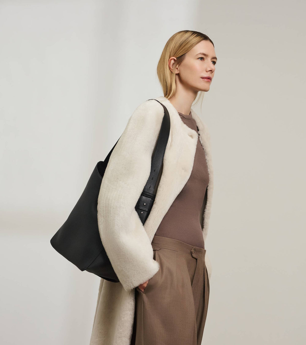 Bolso hobo mediano modelo Céleste de piel lisa