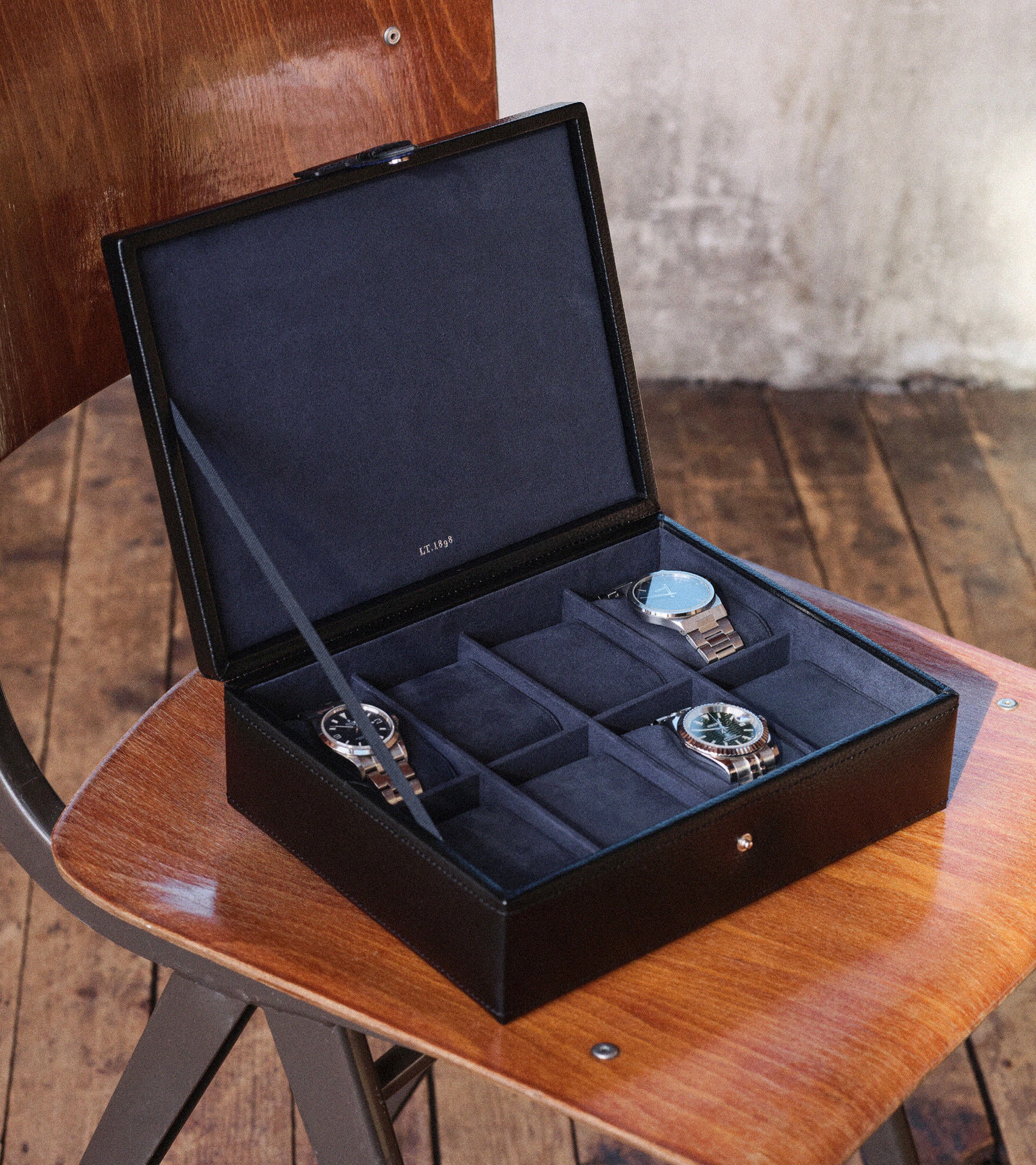 Coffret 8 montres en cuir