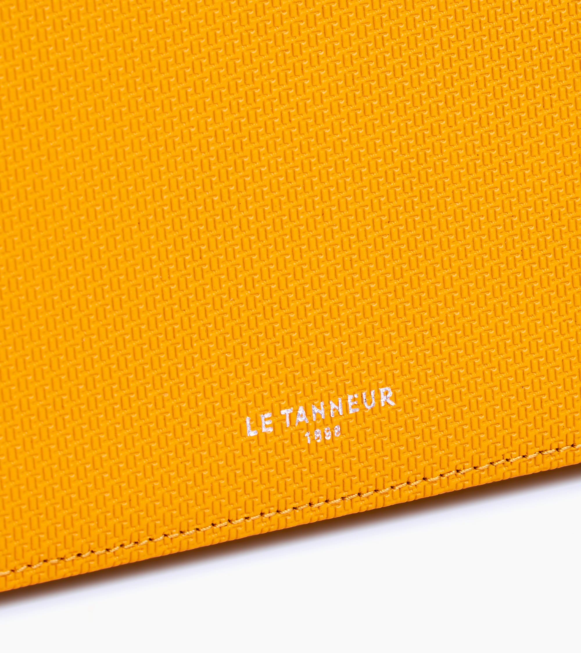 Pochette à rabat avec bandoulière amovible Emilie en cuir signature T