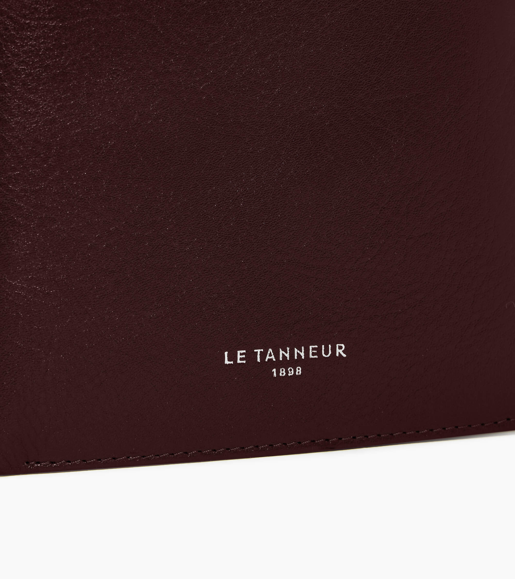Lucien two-fold wallet with flap in oiled leather