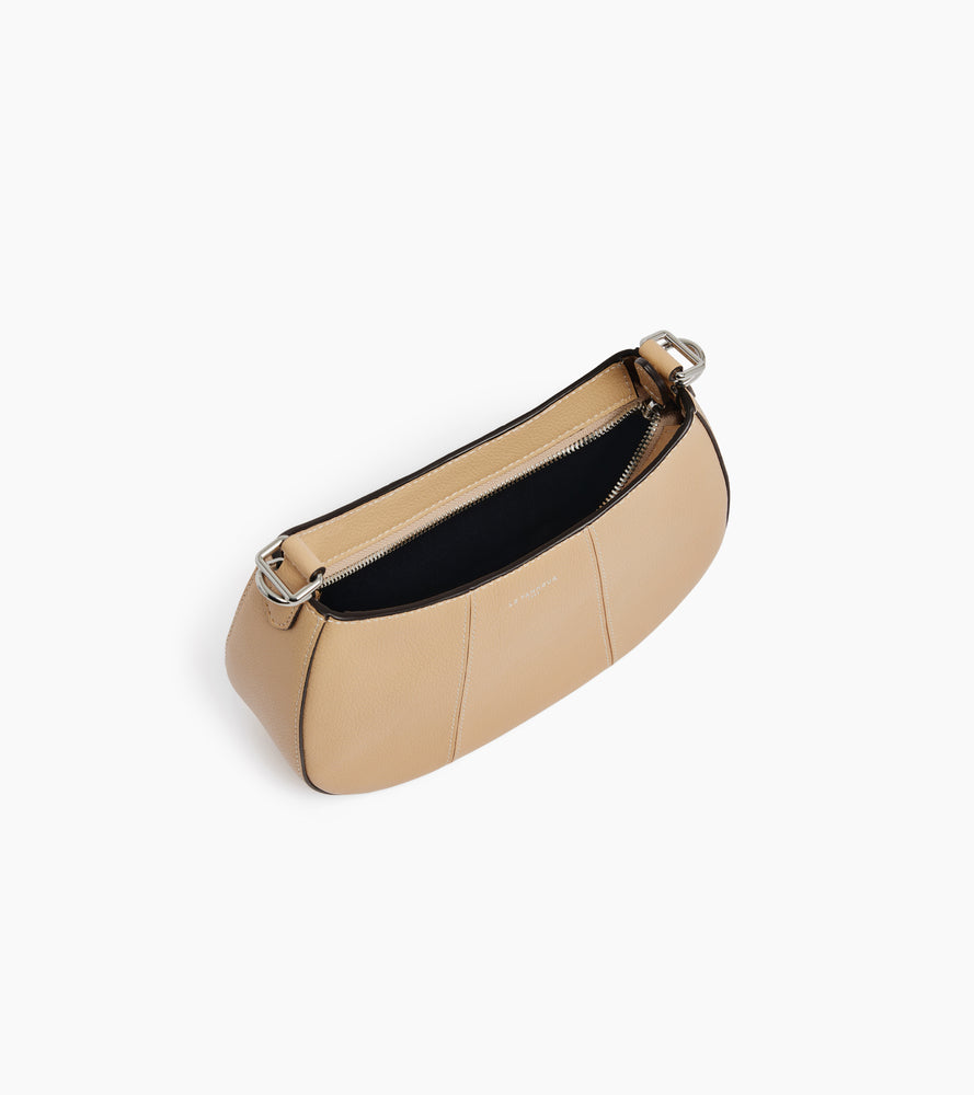 Kleine Halbmondtasche Juliette aus genarbtem Leder