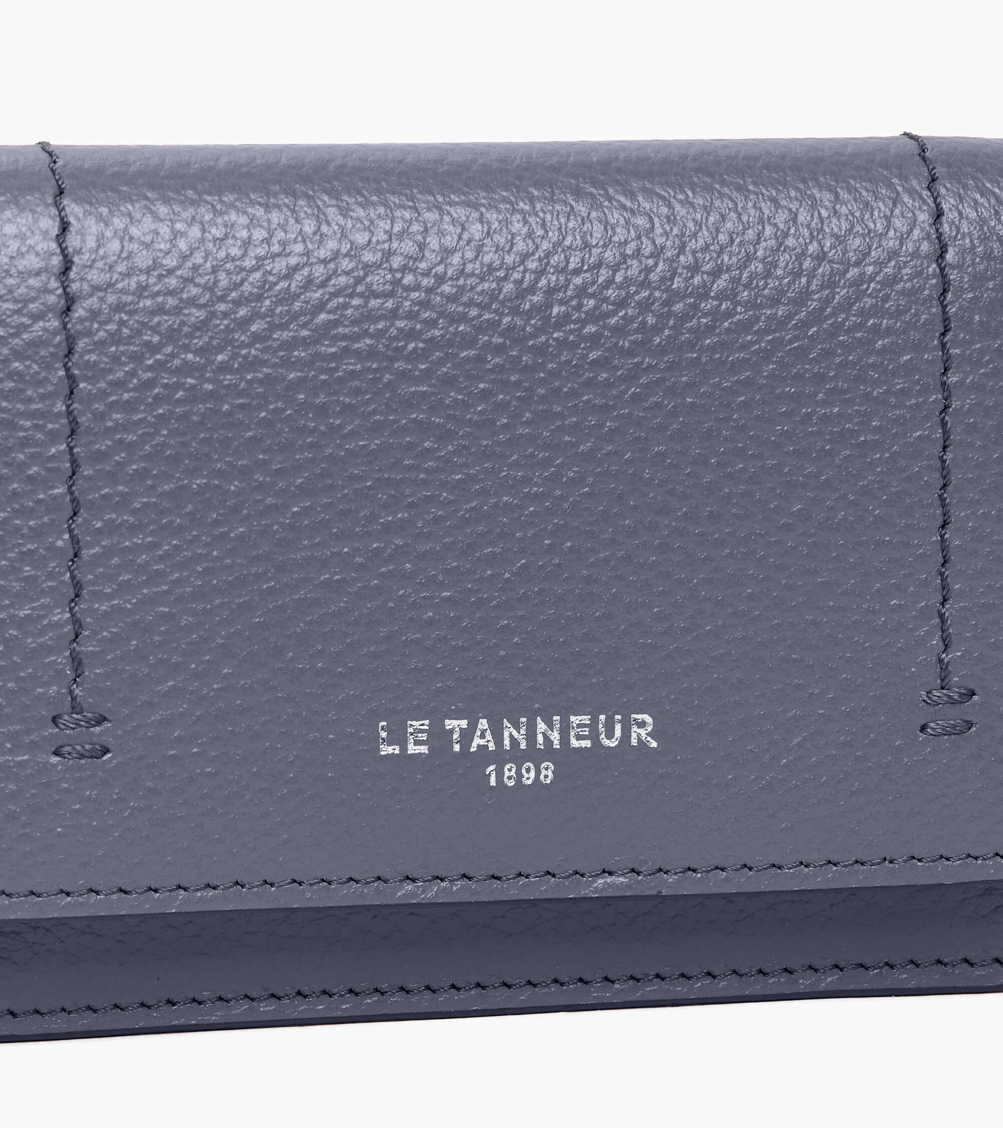 Louison small card holder with flap in grained leather